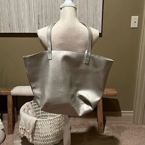 Bath and Body Works Silver Zip Close Tote